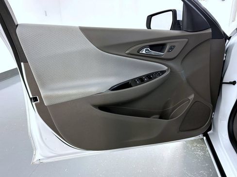 Used 2025 Chevrolet Malibu LT FWD image 10
