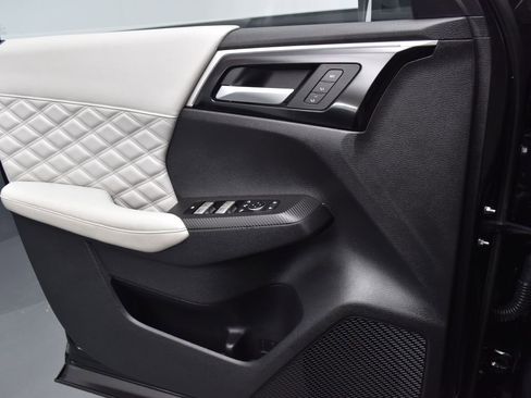 Used 2023 Mitsubishi Outlander SEL 40th Anniversary image 9