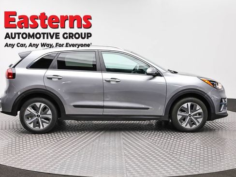 Used 2022 Kia Niro EX FWD image 4