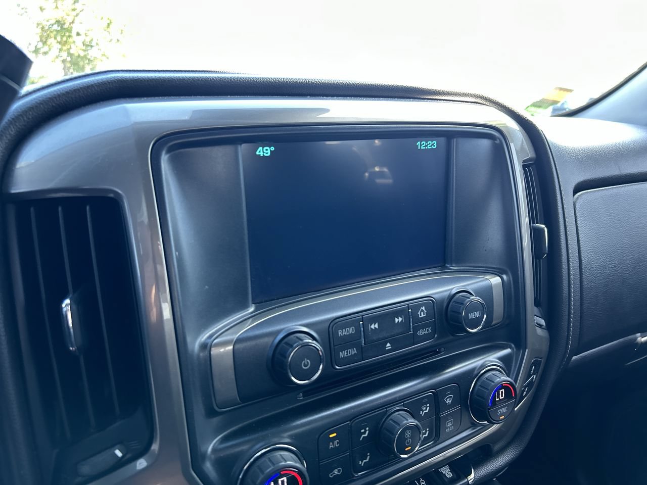 Used 2017 Chevrolet Silverado 2500 High Country w/ Duramax Plus Package AWD/4WD image 28