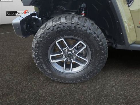 Certified 2025 Jeep Gladiator Mojave AWD/4WD image 14