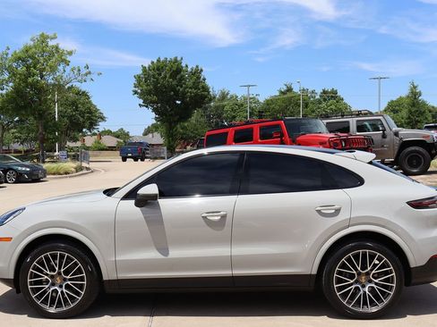 Used 2022 Porsche Cayenne Platinum Edition image 6