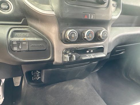 Used 2020 RAM 3500 Big Horn AWD/4WD image 29