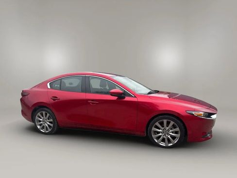 Used 2020 MAZDA MAZDA3 Sedan w/ Preferred Package image 2