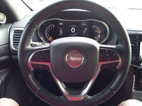 Used 2020 Jeep Grand Cherokee Laredo w/ Laredo X Package image 19