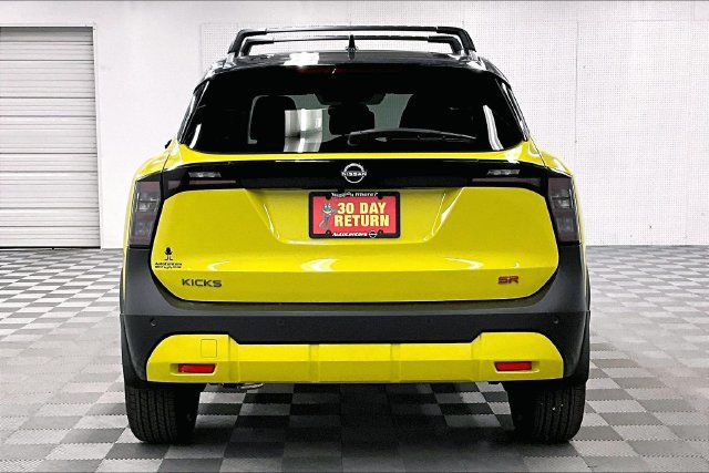 New 2026 Nissan Kicks SR w/ Cold Weather Package FWD image 5