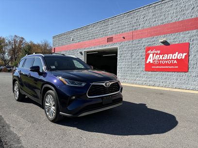 Used 2023 Toyota Highlander L