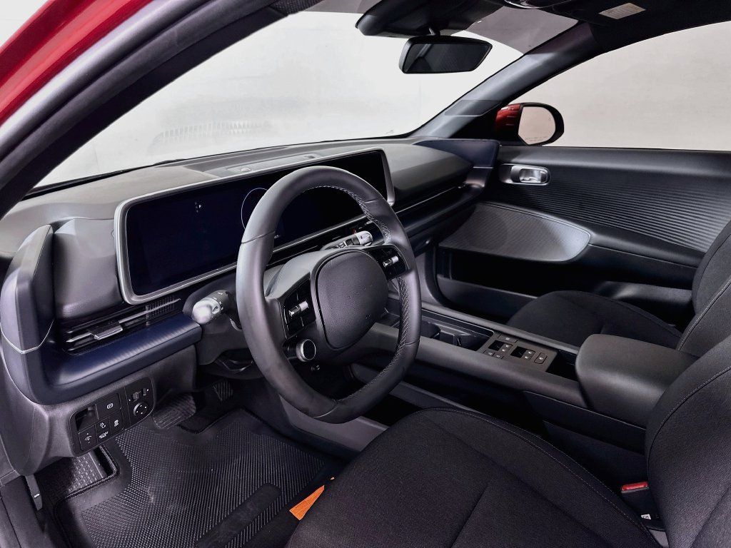 Used 2023 Hyundai Ioniq 6 SE RWD image 9