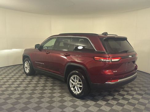 Used 2024 Jeep Grand Cherokee Laredo X w/ Luxury Tech Group I AWD/4WD image 3