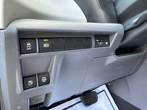 Used 2021 Toyota Sienna XLE w/ XLE Plus Package AWD/4WD image 17