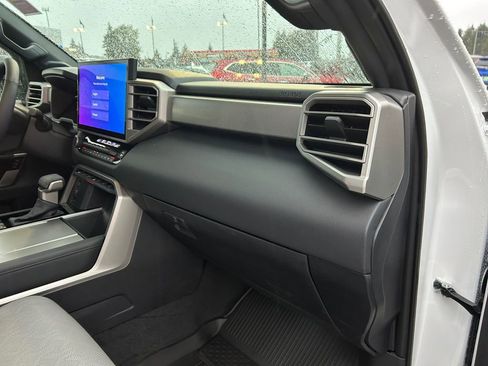 Used 2025 Toyota Sequoia Limited image 27