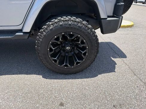 Used 2014 Jeep Wrangler Unlimited Sahara AWD/4WD image 9
