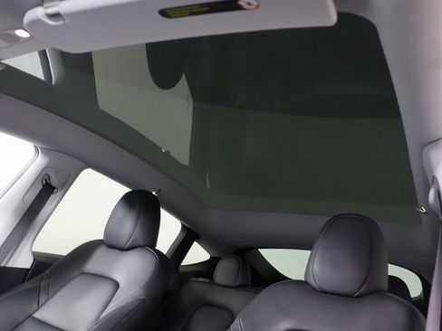 Used 2023 Tesla Model Y Long Range image 17