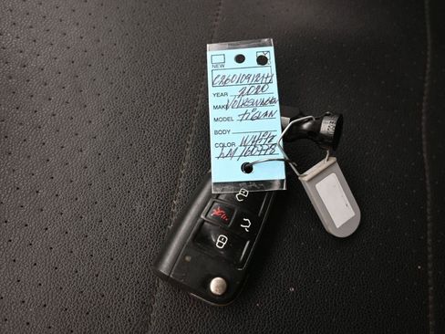 Used 2020 Volkswagen Tiguan SE R-Line image 24