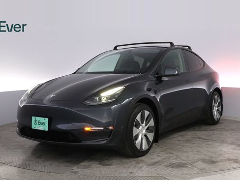 Used 2024 Tesla Model Y Long Range AWD/4WD image 2