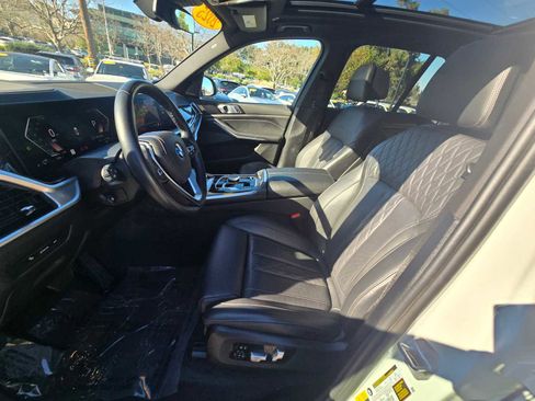 Used 2025 BMW X5 xDrive50e image 25