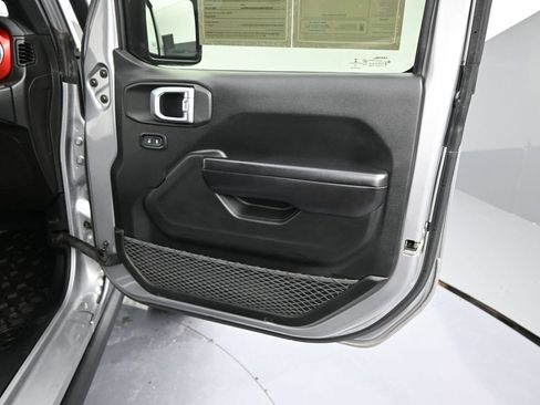 Used 2020 Jeep Wrangler Rubicon w/ Cold Weather Group image 10