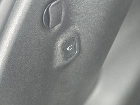 New 2026 Jeep Compass Limited image 19