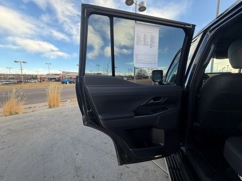 Used 2024 Lexus GX 550 w/ Accessory Package (Z1) image 25