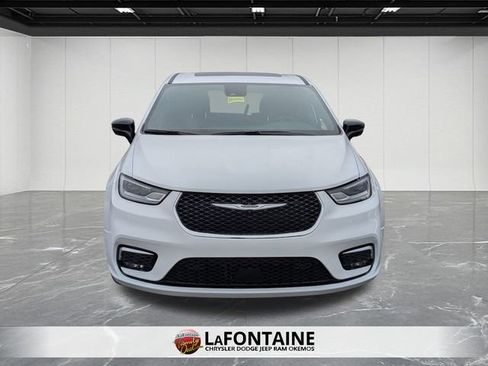 New 2026 Chrysler Pacifica Select image 8