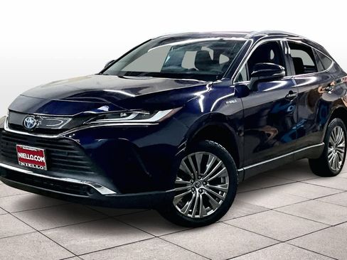 Used 2021 Toyota Venza XLE image 1