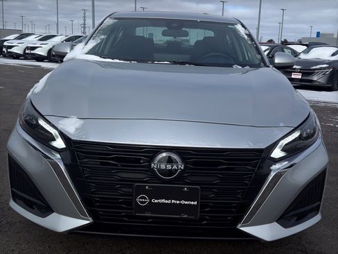 Certified 2024 Nissan Altima 2.5 SV w/ SV Premium Package image 3