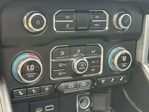 Used 2022 GMC Yukon XL SLT w/ SLT Premium Package AWD/4WD image 23