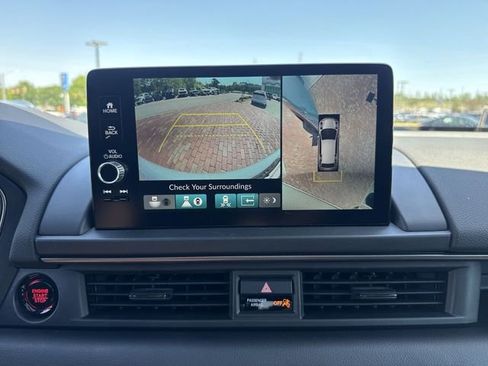 Certified 2025 Honda Pilot TrailSport image 19