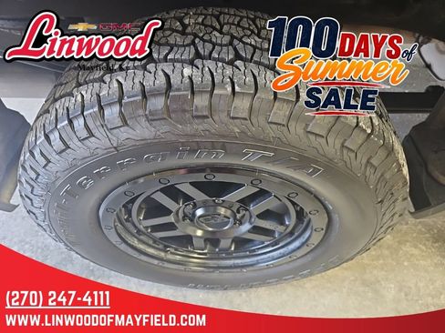 Used 2020 GMC Sierra 1500 AT4 w/ AT4 Premium Package AWD/4WD image 8