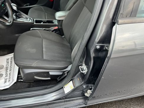 Used 2017 Ford Focus SE image 20