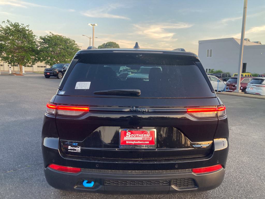 New 2024 Jeep Grand Cherokee Trailhawk w/ Advanced Protech Group II AWD/4WD image 4