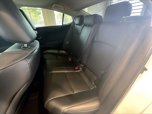 Used 2025 Lexus ES 300h F Sport w/ Accessory Package (Z1) FWD image 20