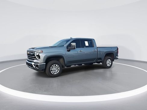 Used 2024 Chevrolet Silverado 2500 LTZ AWD/4WD image 5