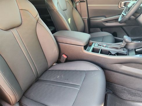 New 2026 Kia Sorento S image 10