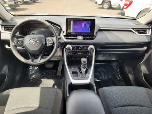 Used 2025 Toyota RAV4 XLE FWD image 17