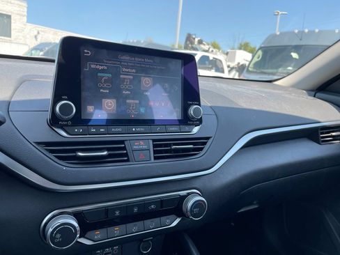 Used 2021 Nissan Altima 2.5 SV FWD image 13