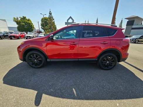 Used 2016 Toyota RAV4 LE image 4