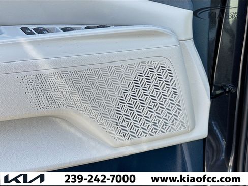 New 2026 Kia Carnival EX FWD image 23