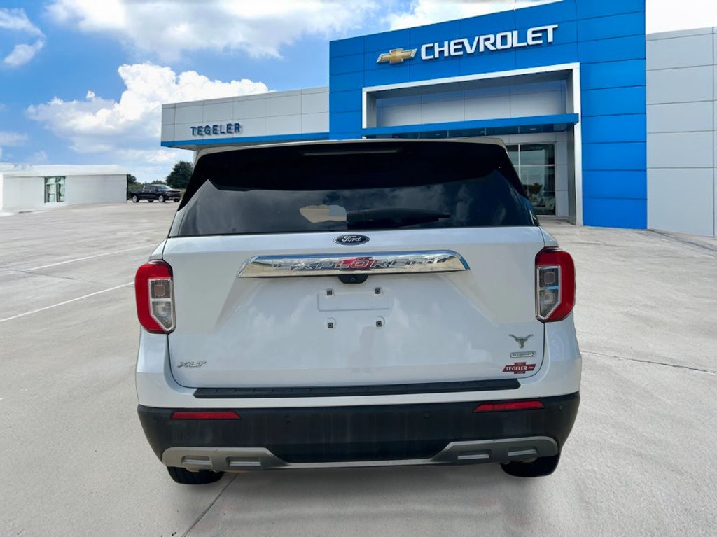 Used 2020 Ford Explorer XLT w/ Equipment Group 202A RWD image 6