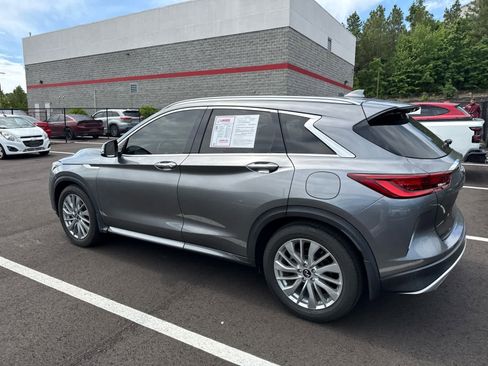 Used 2023 INFINITI QX50 Luxe FWD image 3