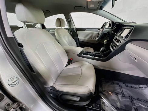 Used 2019 Hyundai Sonata SE w/ Cargo Package FWD image 25