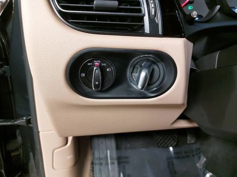Certified 2019 Porsche Macan AWD/4WD image 28