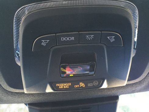 Used 2025 Toyota Corolla SE FWD image 14