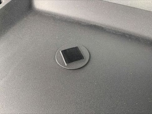 New 2026 Land Rover Defender 110 OCTA image 17