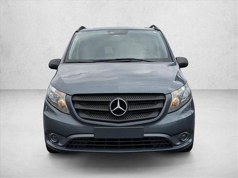 Used 2016 Mercedes-Benz Metris Passenger image 2