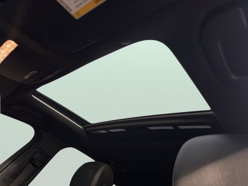 Used 2021 Mercedes-Benz C 300 Sedan image 17