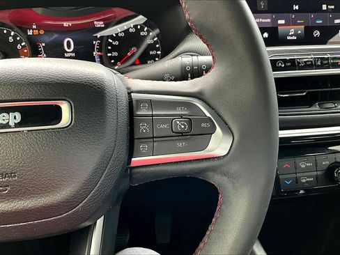 Used 2023 Jeep Compass Trailhawk w/ Trailhawk Convenience Group image 12