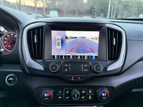 Used 2022 GMC Terrain SLT w/ Tech Package image 18