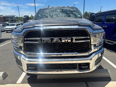 Used 2024 RAM 3500 Tradesman w/ Chrome Appearance Group AWD/4WD image 3