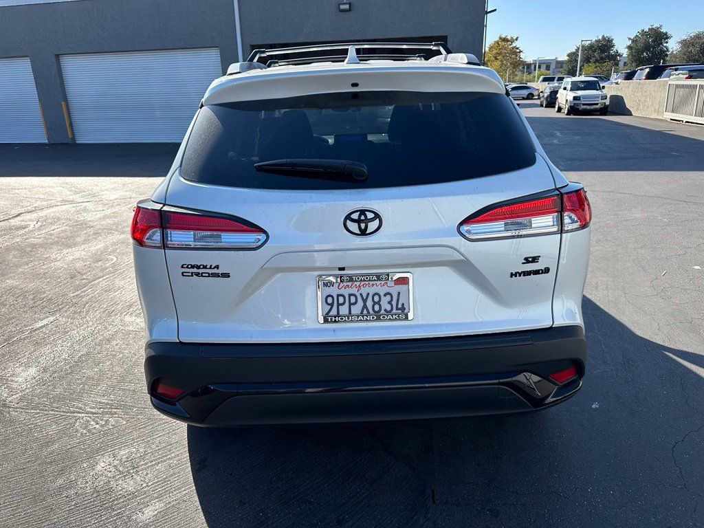 Used 2024 Toyota Corolla Cross AWD Hybrid w/ Moonroof Package image 3